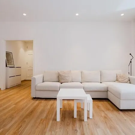 Apartment Large Townhouse In St Cugat
