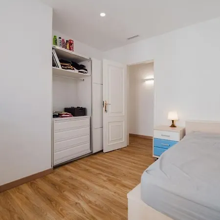 Large Townhouse In St Cugat Apartment
