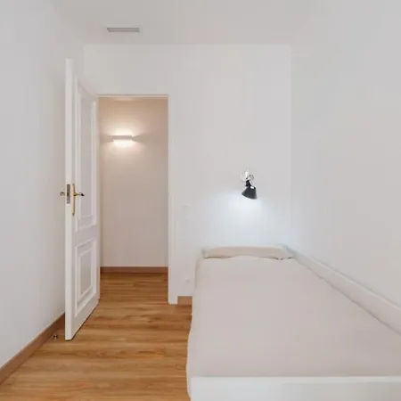 Large Townhouse In St Cugat