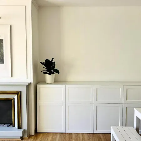 Large Townhouse In St Cugat